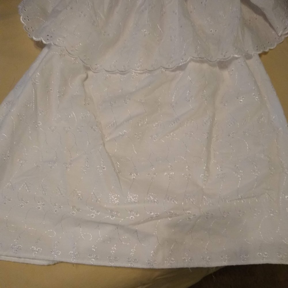 Lacy top, off shoulder
